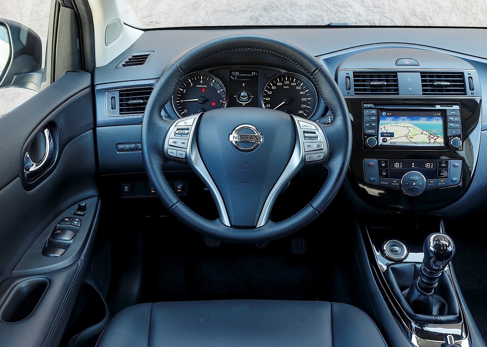 Nissan Almera / Pulsar 5 Doors photo 77