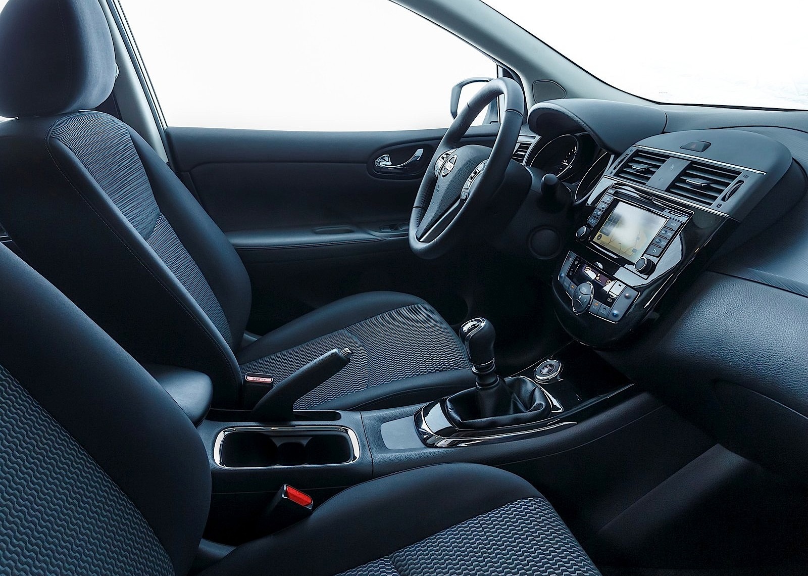 Nissan Almera / Pulsar 5 Doors photo 78