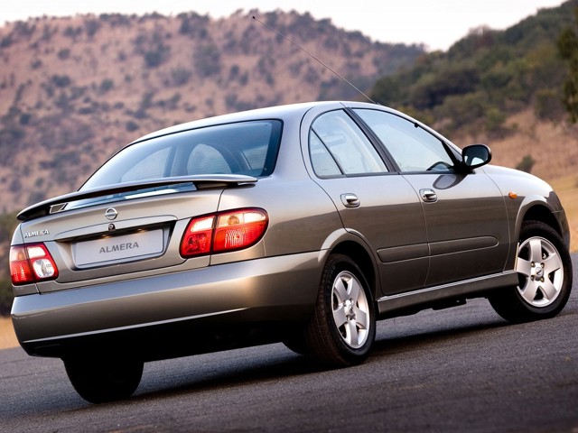 Nissan Almera / Pulsar Sedan foto 10