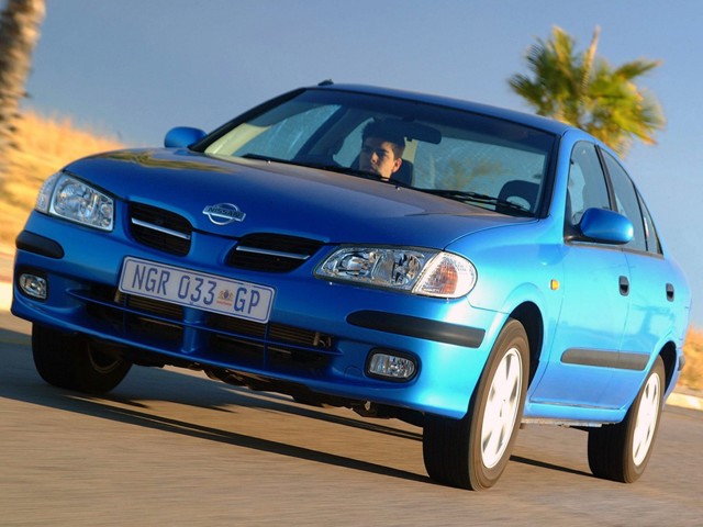 Nissan Almera / Pulsar Sedan foto 17