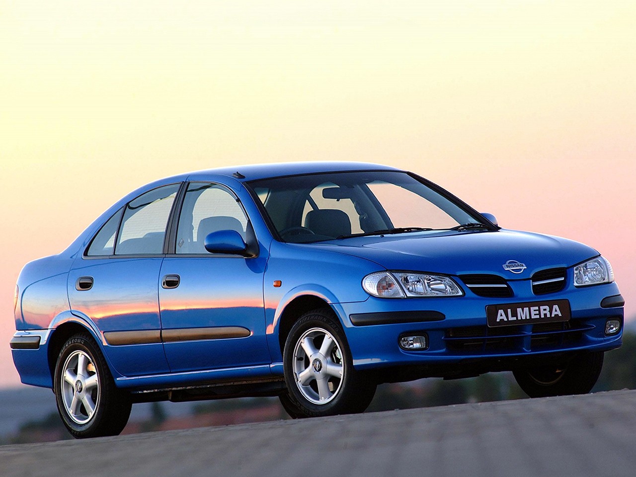 Nissan Almera / Pulsar Sedan photo 19