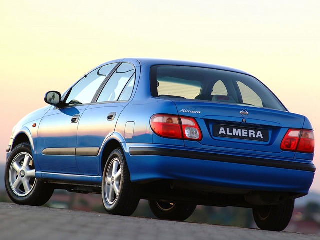 Nissan Almera / Pulsar Sedan foto 20