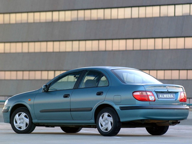 Nissan Almera / Pulsar Sedan foto 21