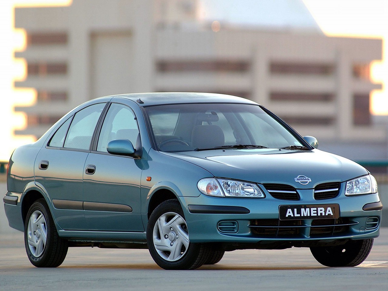 Nissan Almera / Pulsar Sedan photo 22