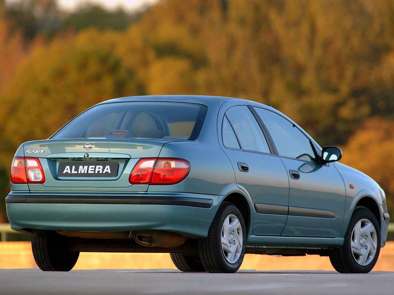 Nissan Almera / Pulsar Sedan photo 23