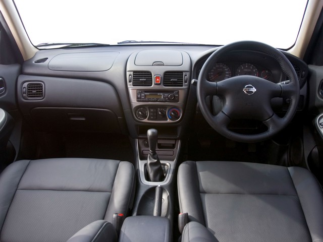 Nissan Almera / Pulsar Sedan foto 28