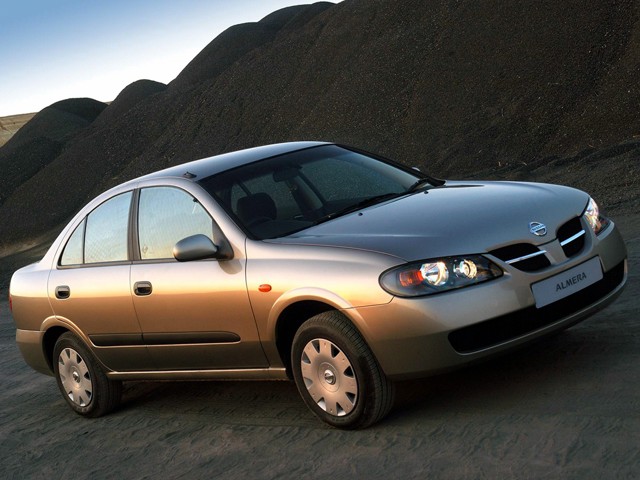Nissan Almera / Pulsar Sedan foto 2