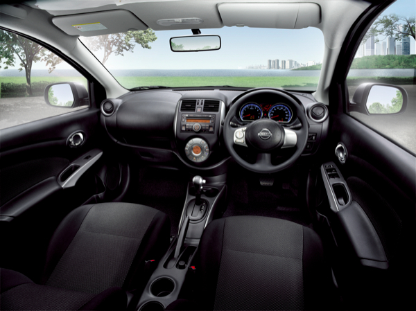 Nissan Almera / Pulsar Sedan photo 4