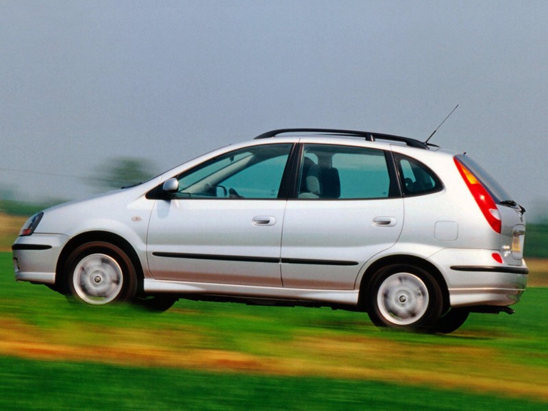 Nissan Almera Tino photo 9