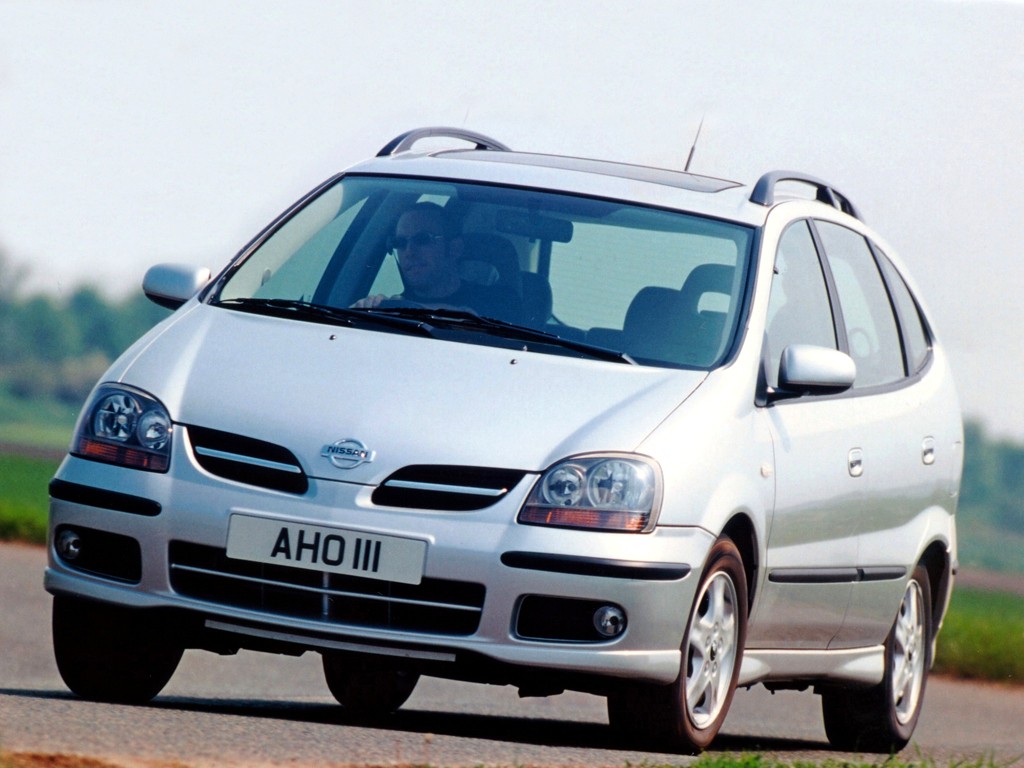 Nissan Almera Tino photo 11