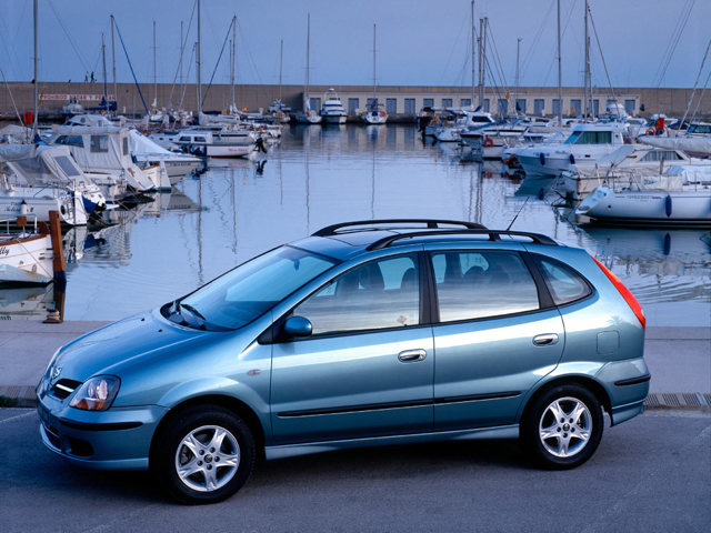 Nissan Almera Tino photo 13