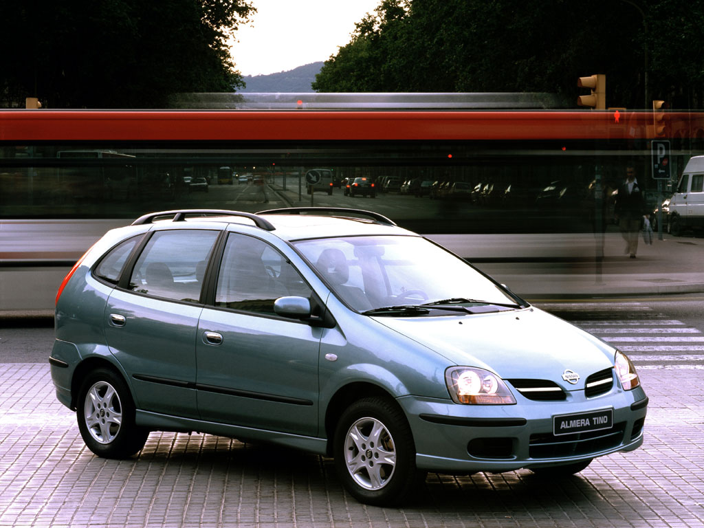 Nissan Almera Tino photo 17