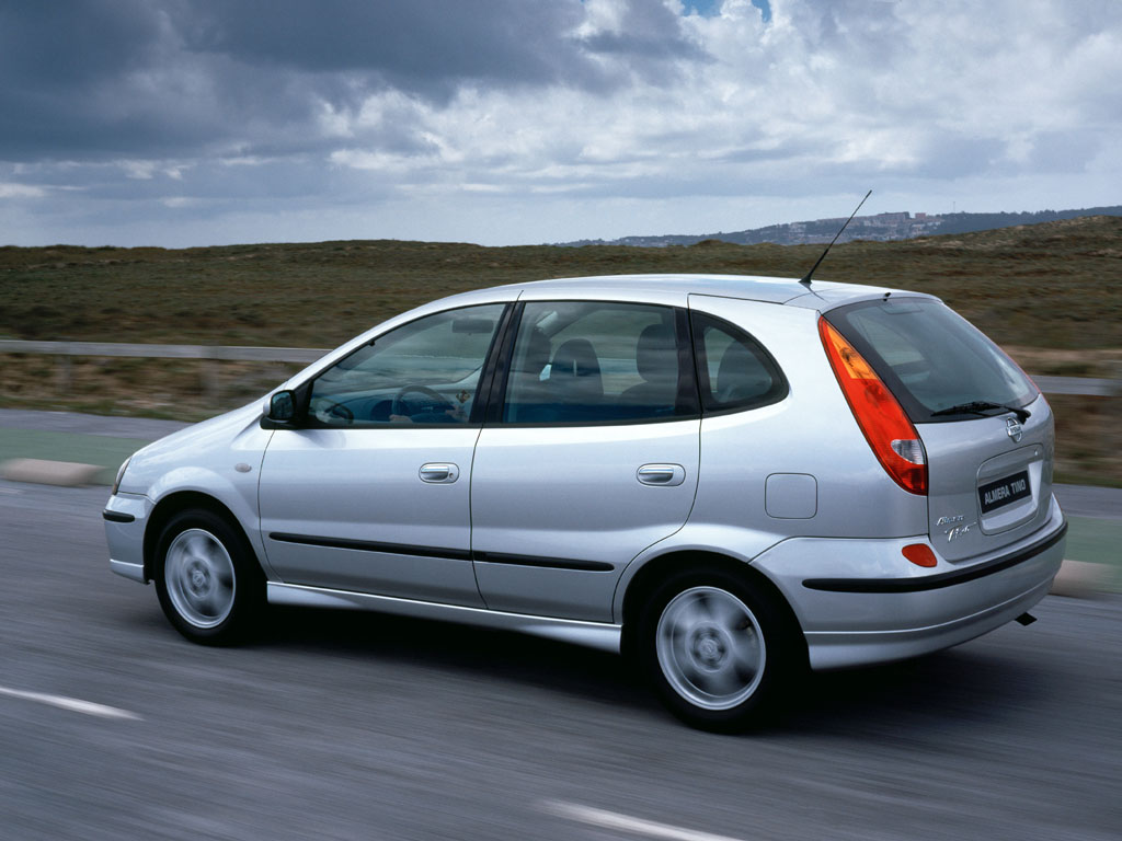 Nissan Almera Tino photo 21