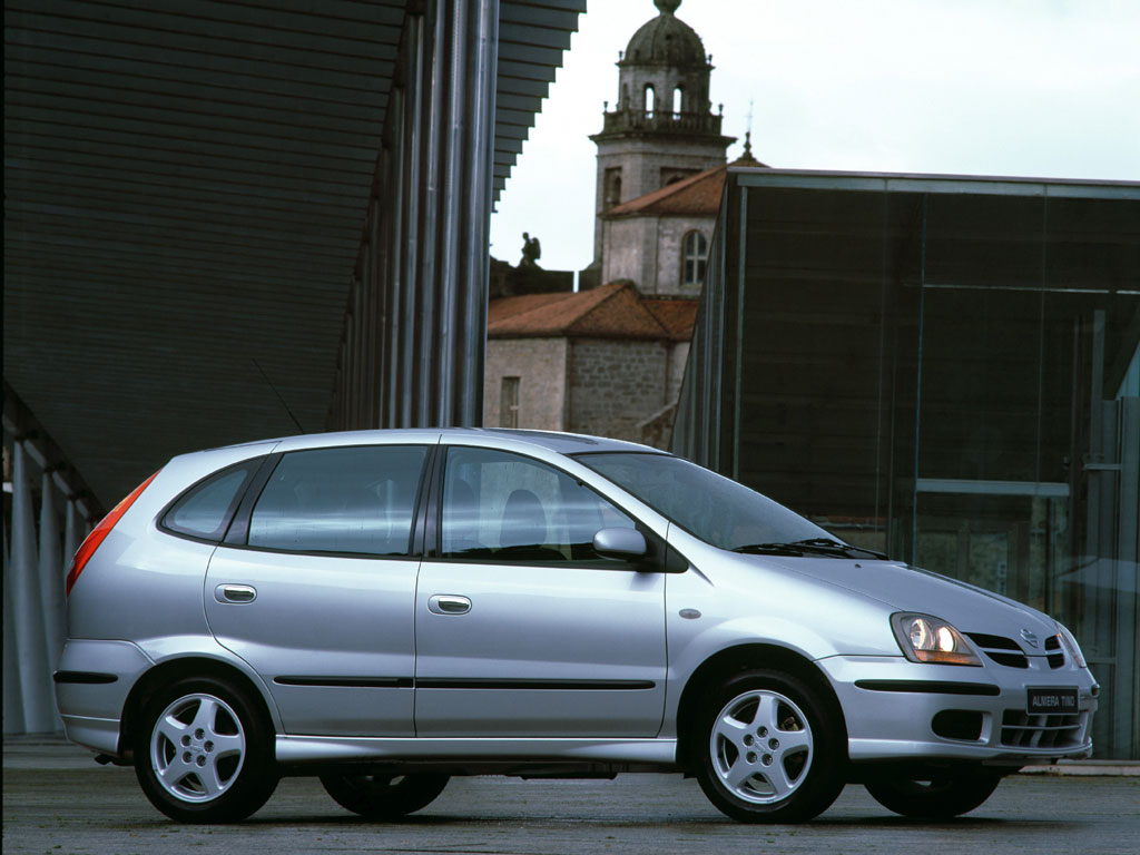 Nissan Almera Tino photo 24