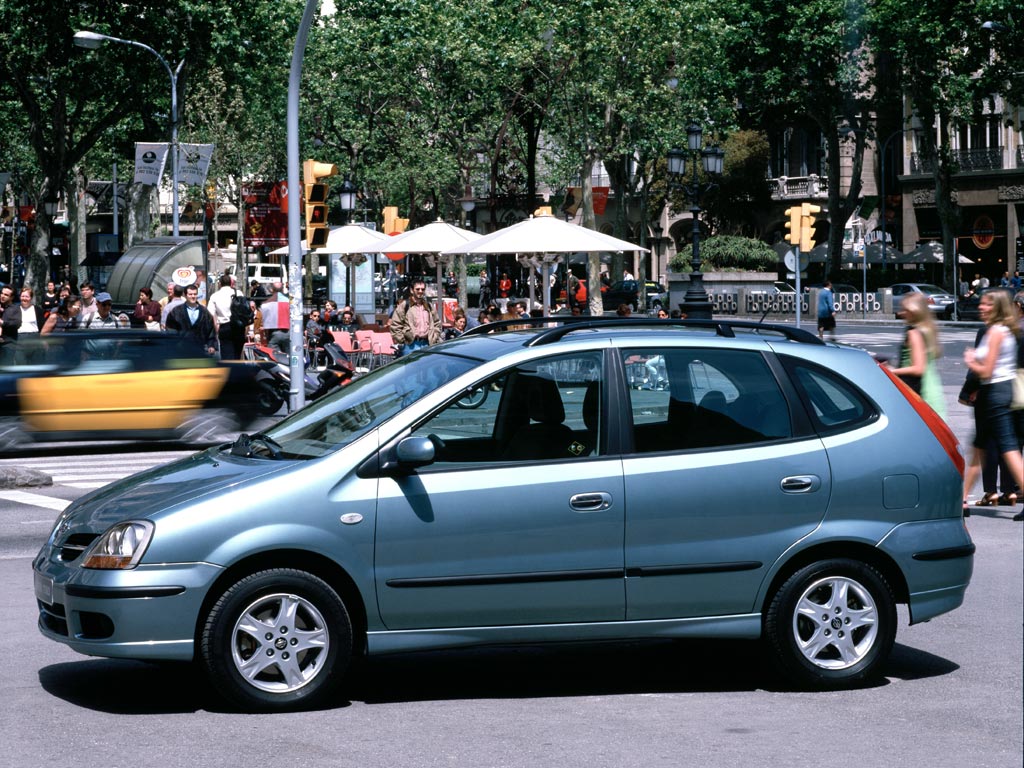 Nissan Almera Tino photo 26