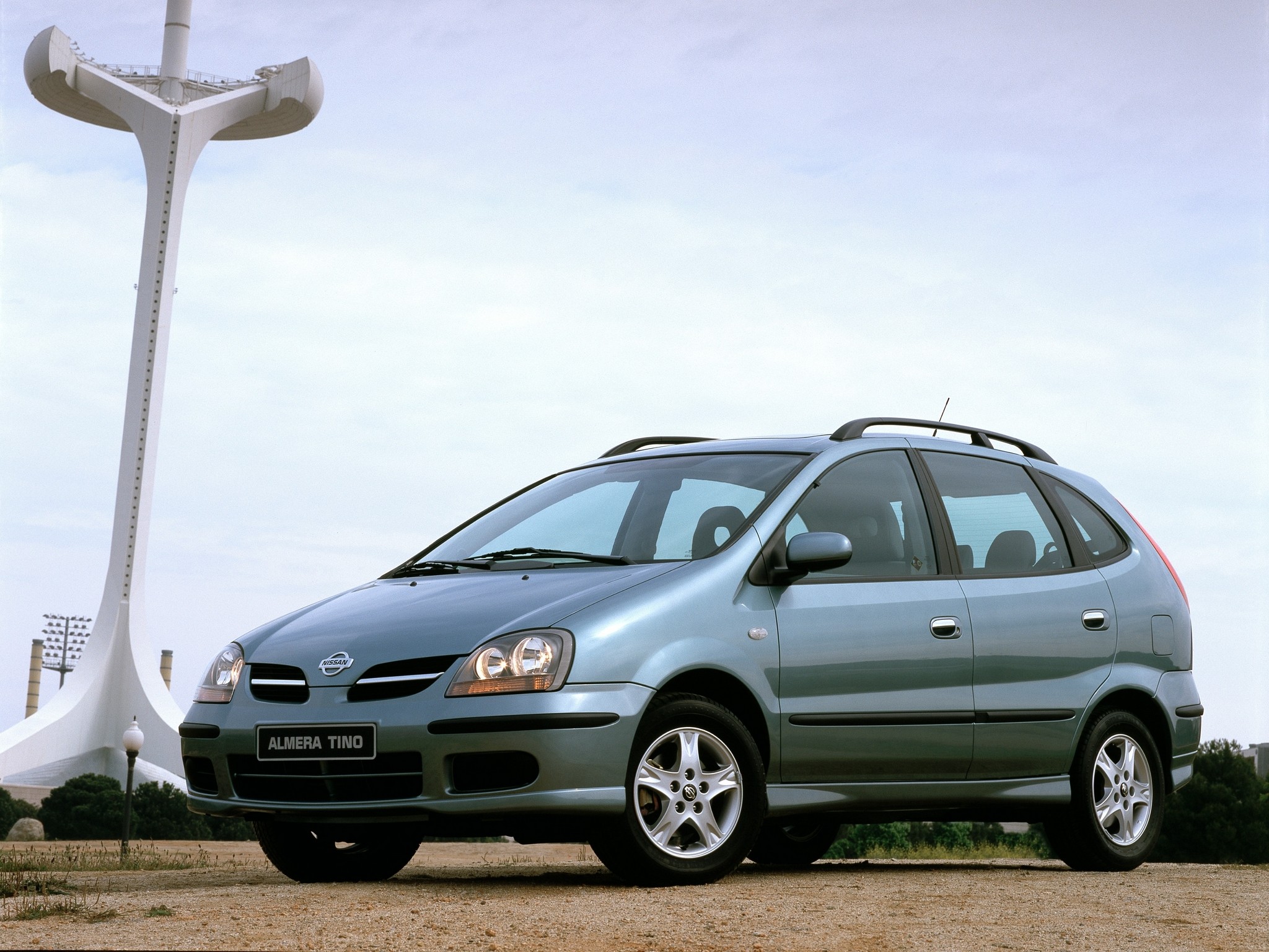 Nissan Almera Tino photo 34