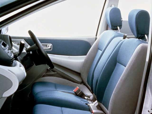 Nissan Almera Tino photo 37