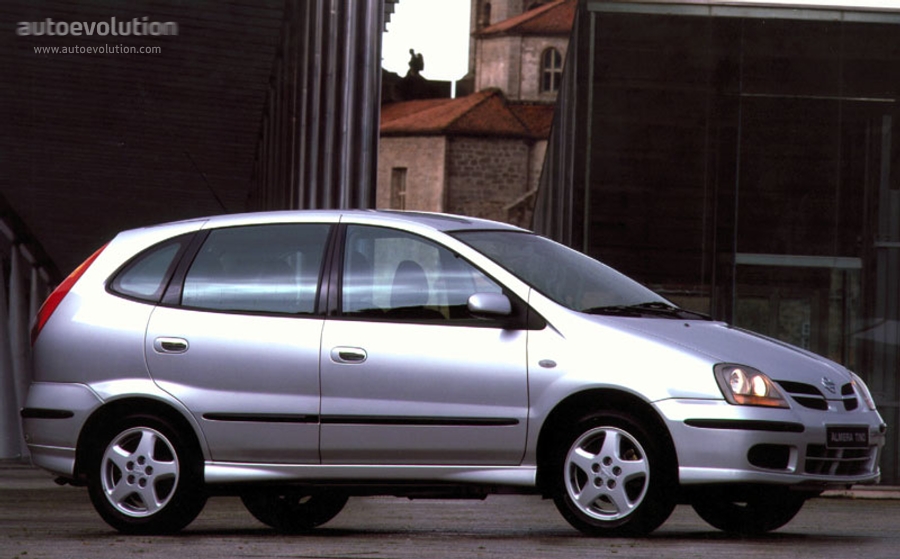 Nissan Almera Tino photo 2