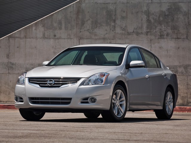 Nissan Altima foto 7