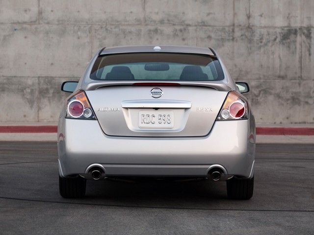 Nissan Altima foto 8
