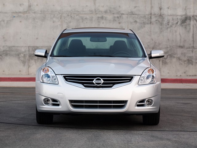Nissan Altima foto 9
