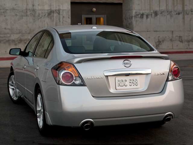Nissan Altima foto 11