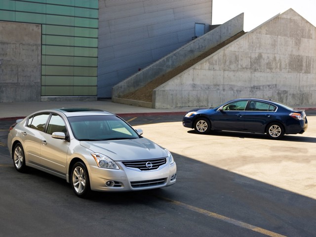 Nissan Altima foto 13