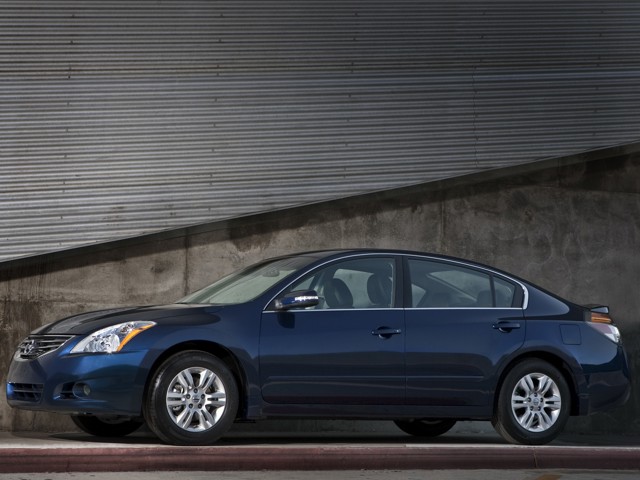 Nissan Altima foto 16