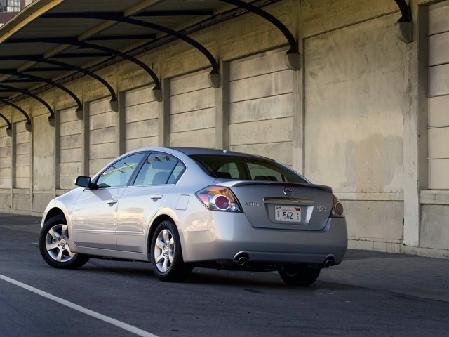 Nissan Altima foto 24