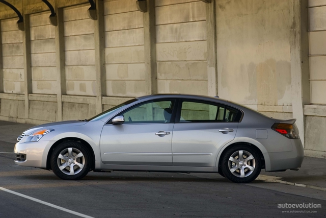 Nissan Altima foto 4