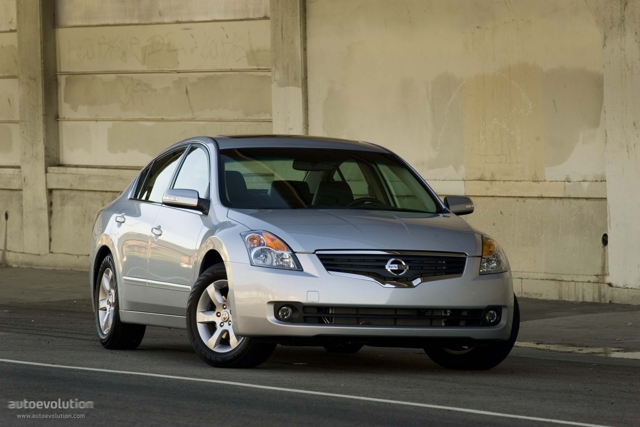 Nissan Altima foto 5