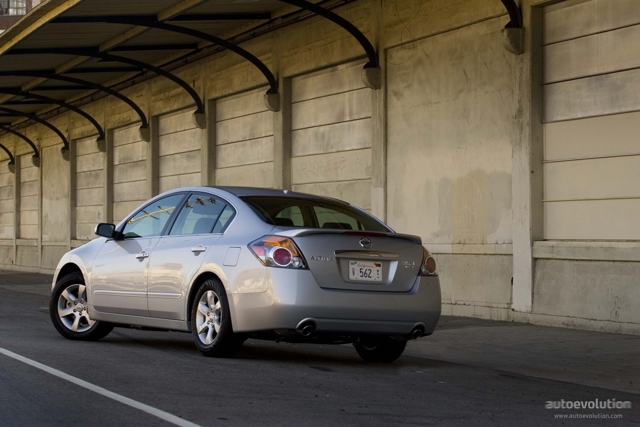 Nissan Altima foto 6