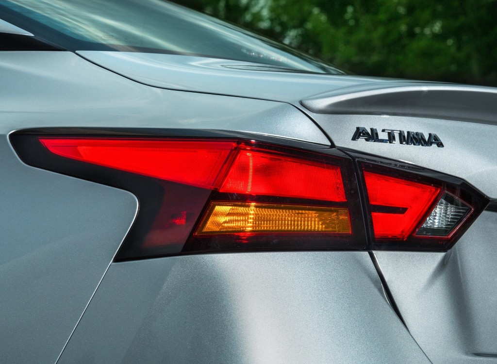 Nissan Altima photo 20