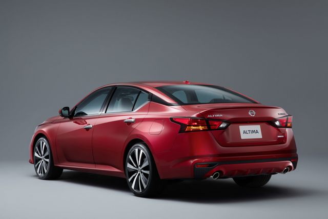 Nissan Altima Foto 9