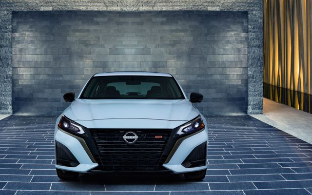 Nissan Altima foto 1