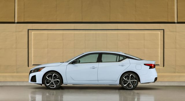 Nissan Altima foto 4