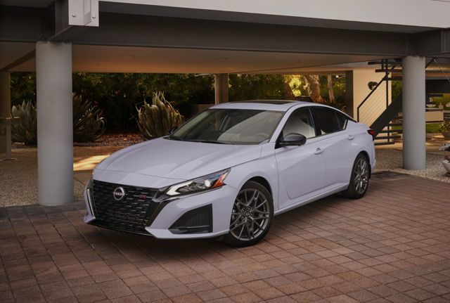 Nissan Altima foto 15