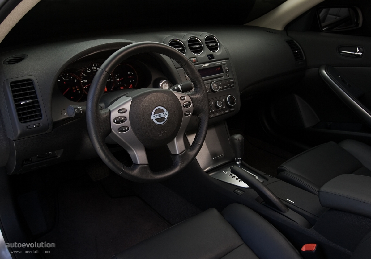 Nissan Altima photo 7