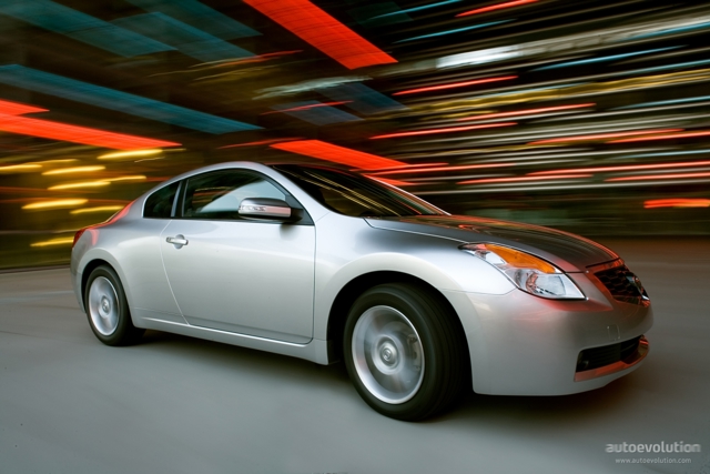 Nissan Altima foto 1