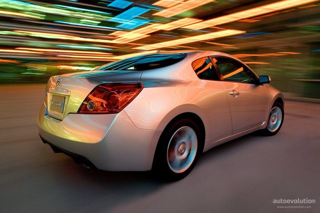 Nissan Altima foto 2