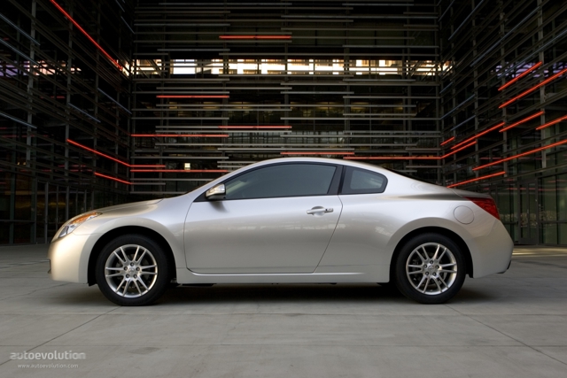 Nissan Altima foto 3