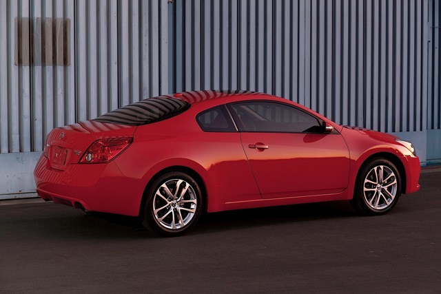 Nissan Altima Foto 1