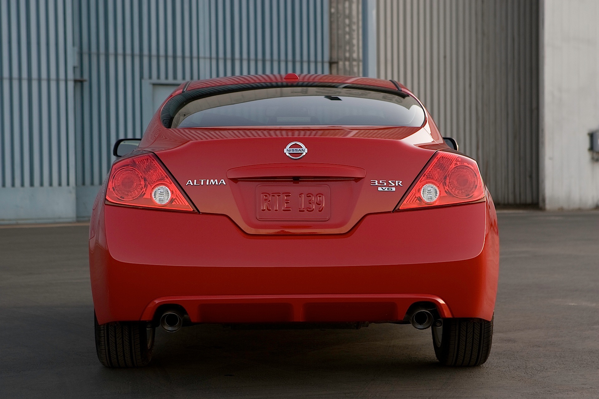 Nissan Altima photo 9