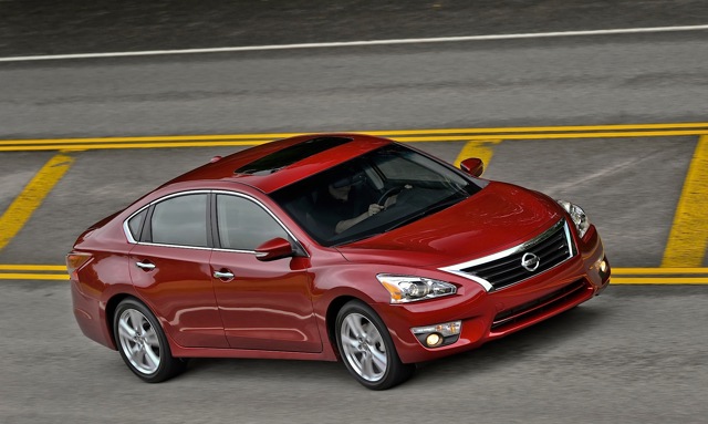Nissan Altima foto 10
