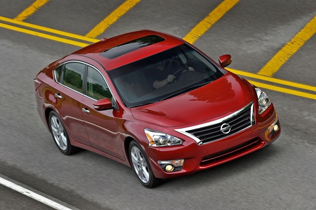 Nissan Altima foto 11