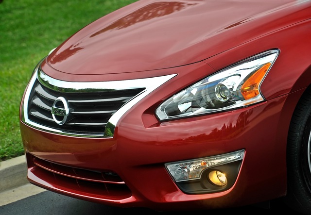 Nissan Altima foto 13