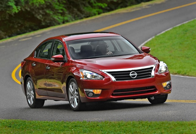 Nissan Altima foto 14