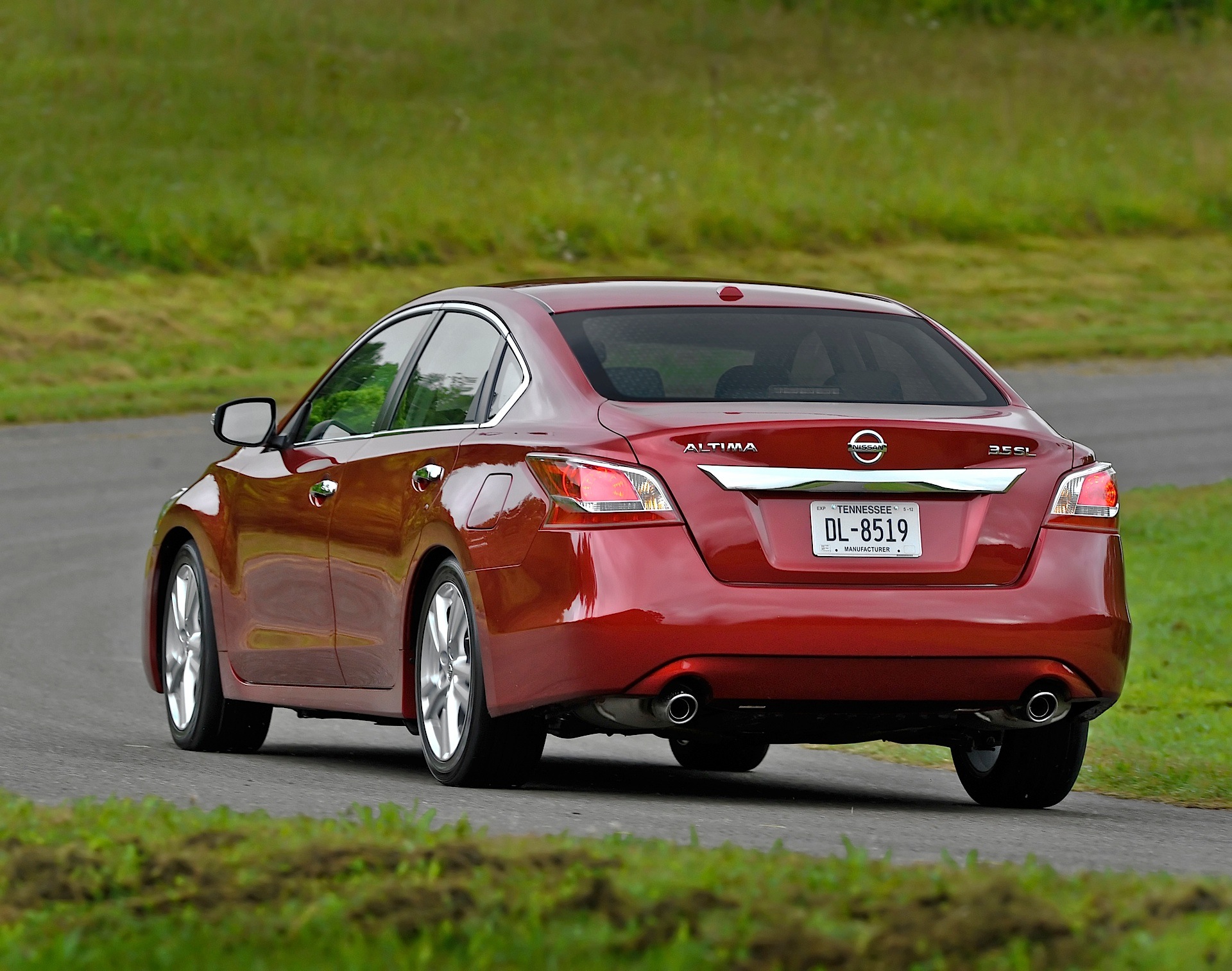 Nissan Altima photo 7
