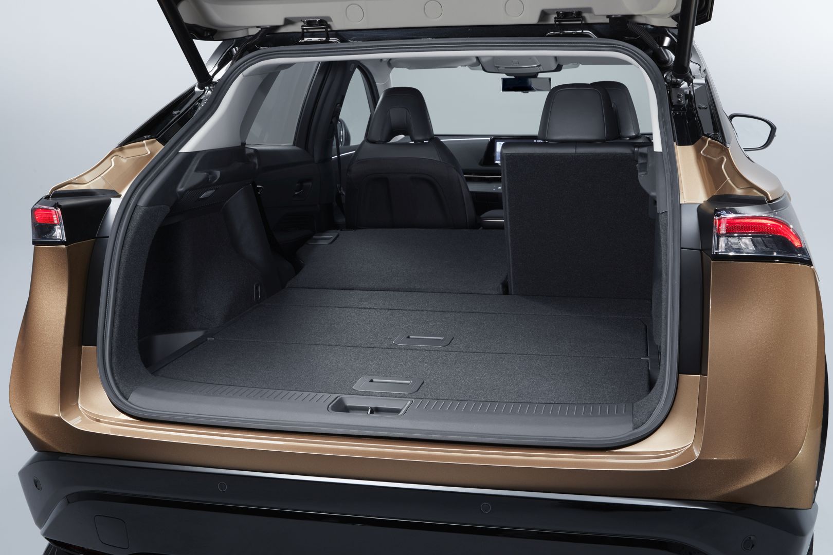 Nissan Ariya photo 34