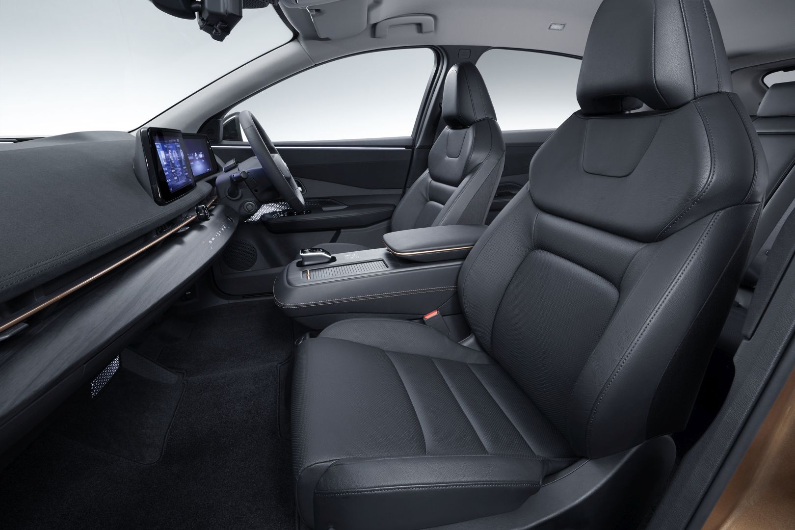 Nissan Ariya photo 36